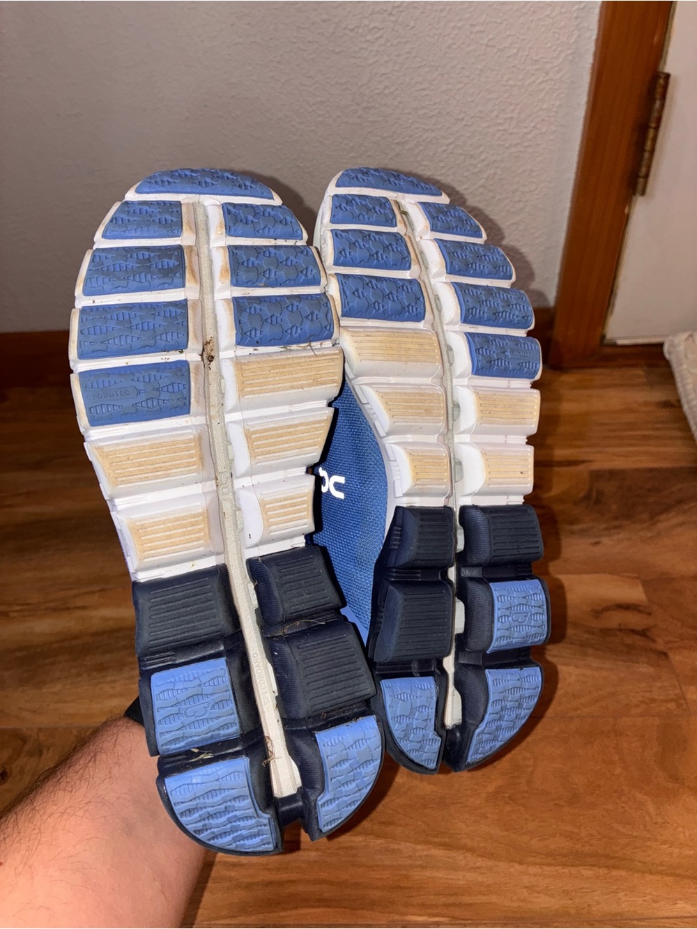 On Cloud Women’s CloudFlow Athletic Running Sneaker Shoes, blue & white- size 8 - Picture 7 of 10